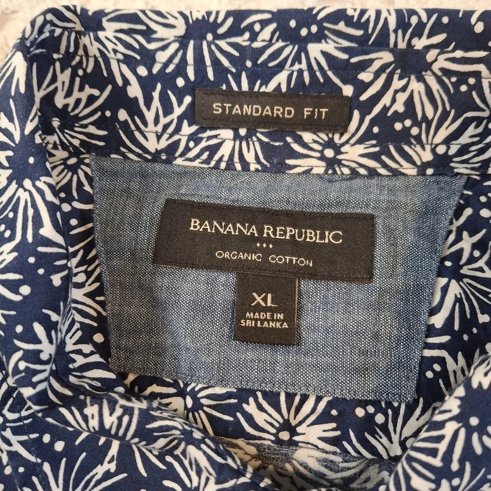Banana Republic Men's XL Cotton‎ Standard Fit Button Down Shirt Blue Floral